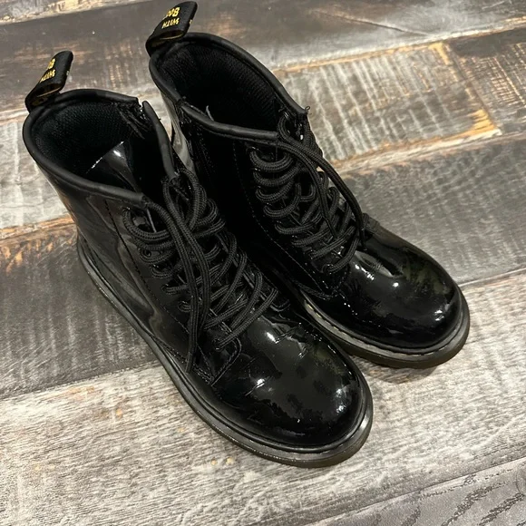 ✨Dr. Martens 1460 8-eye Black Patent Boot✨ - Picture 10 of 14
